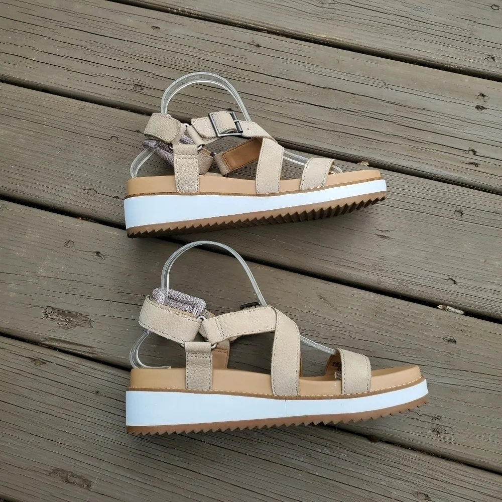 Lucky Brand Idenia Tan Nude Nubuck Suede Leather Platform Buckle Wedge Sandals 9